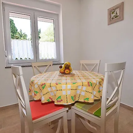 Apt Navy 4+1 Just 400m From Valkane Beach * Pula