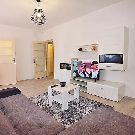 Apartment Apt Navy 4+1 Just 400m From Valkane Beach Pula