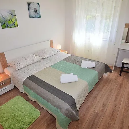 Apt Navy 4+1 Just 400m From Valkane Beach *