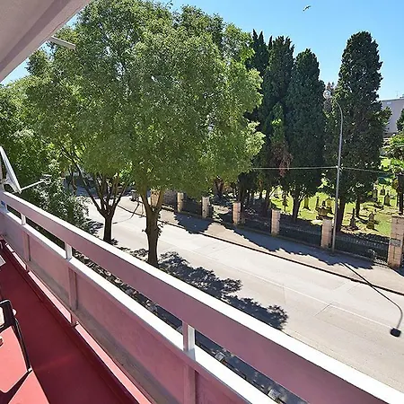 Apt Navy 4+1 Just 400m From Valkane Beach
