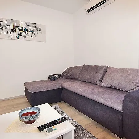 Apt Navy 4+1 Just 400m From Valkane Beach Apartment Pula