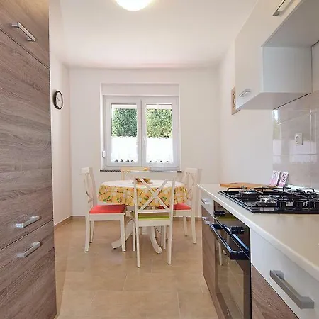 Apt Navy 4+1 Just 400m From Valkane Beach