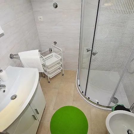 Apt Navy 4+1 Just 400m From Valkane Beach